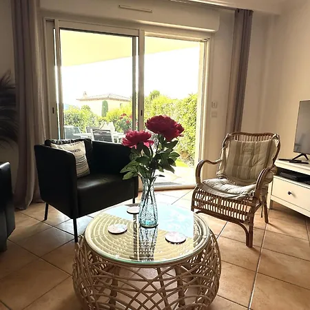 Les Pins Bleus By Interhome