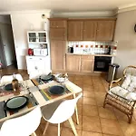 Les Pins Bleus By Interhome Apartamento