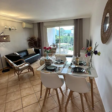 Les Pins Bleus By Interhome Διαμέρισμα