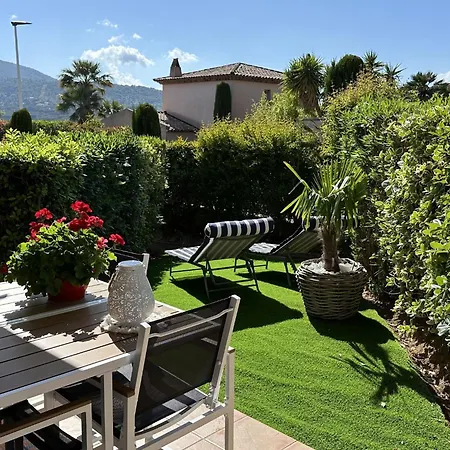 Les Pins Bleus By Interhome Daire