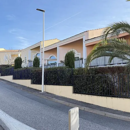 Les Pins Bleus App-02 By Interhome