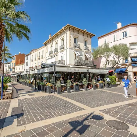Les Pins Bleus App-02 By Interhome
