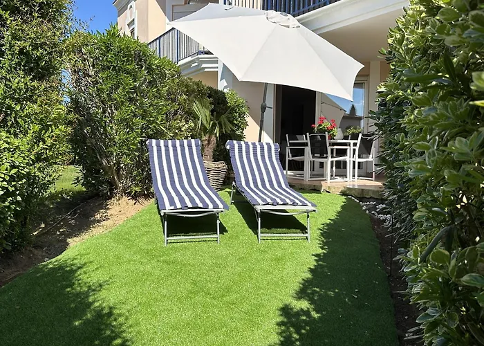 Les Pins Bleus By Interhome *