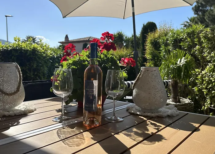 Les Pins Bleus By Interhome Daire *