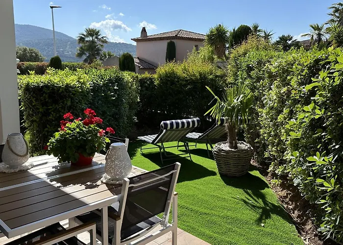 Les Pins Bleus By Interhome Daire