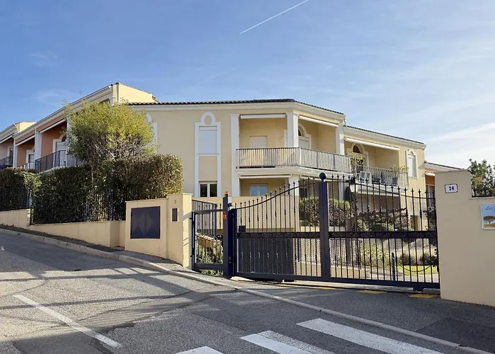 Les Pins Bleus By Interhome Διαμέρισμα Σαιντ-Μαξίμ